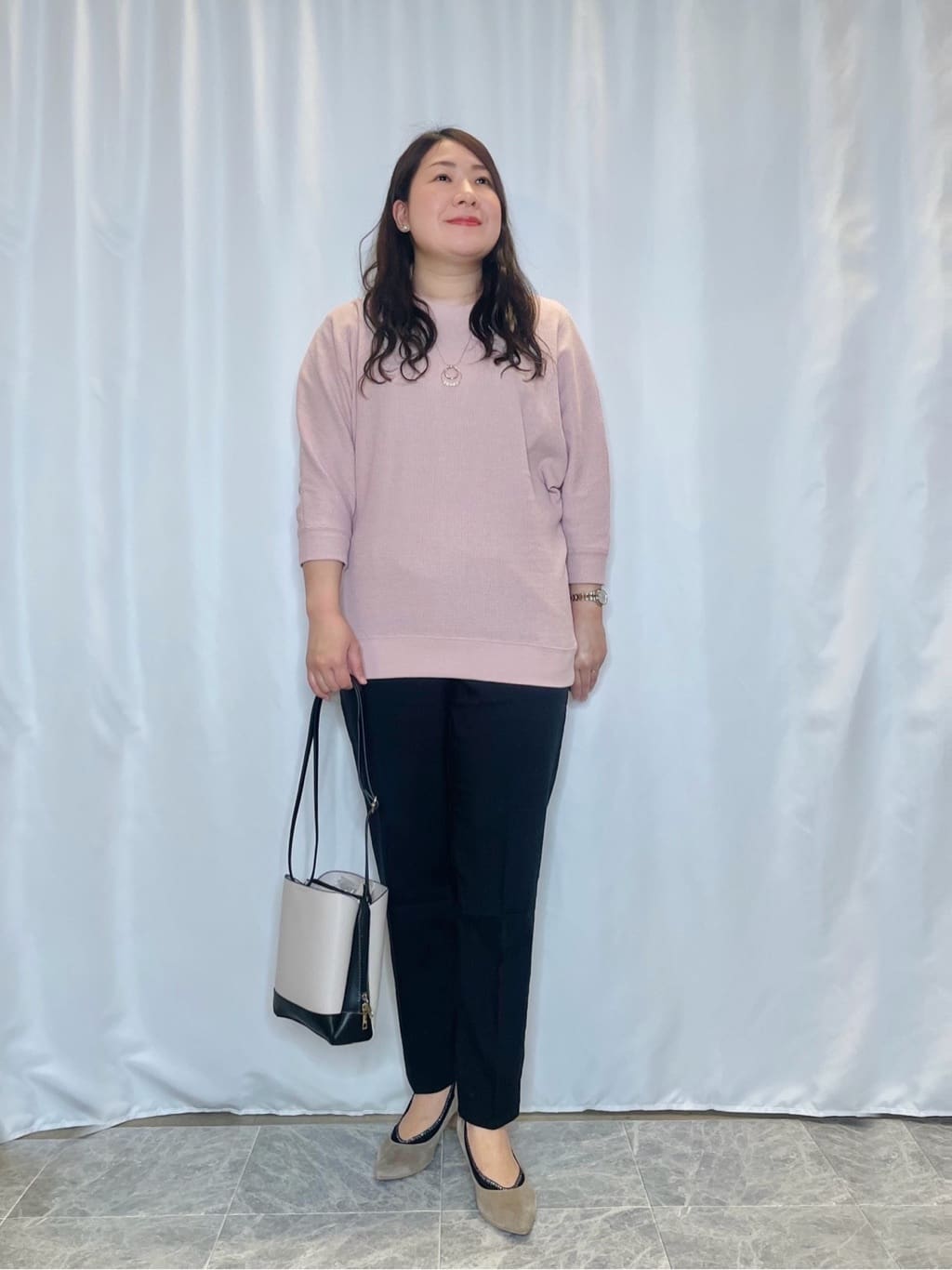 Ayaさんの「SHOO･LA･RUE｜【洗える/SS-3L】すっきりキレイにかっこよく 大人のテーパードパンツ」を使ったコーディネート