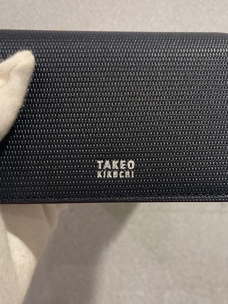 松村泰輔さんの「TAKEO KIKUCHI｜【ソフト＆ナチュラル】ミニメッシュ レザー 名刺入れ」を使ったコーディネート