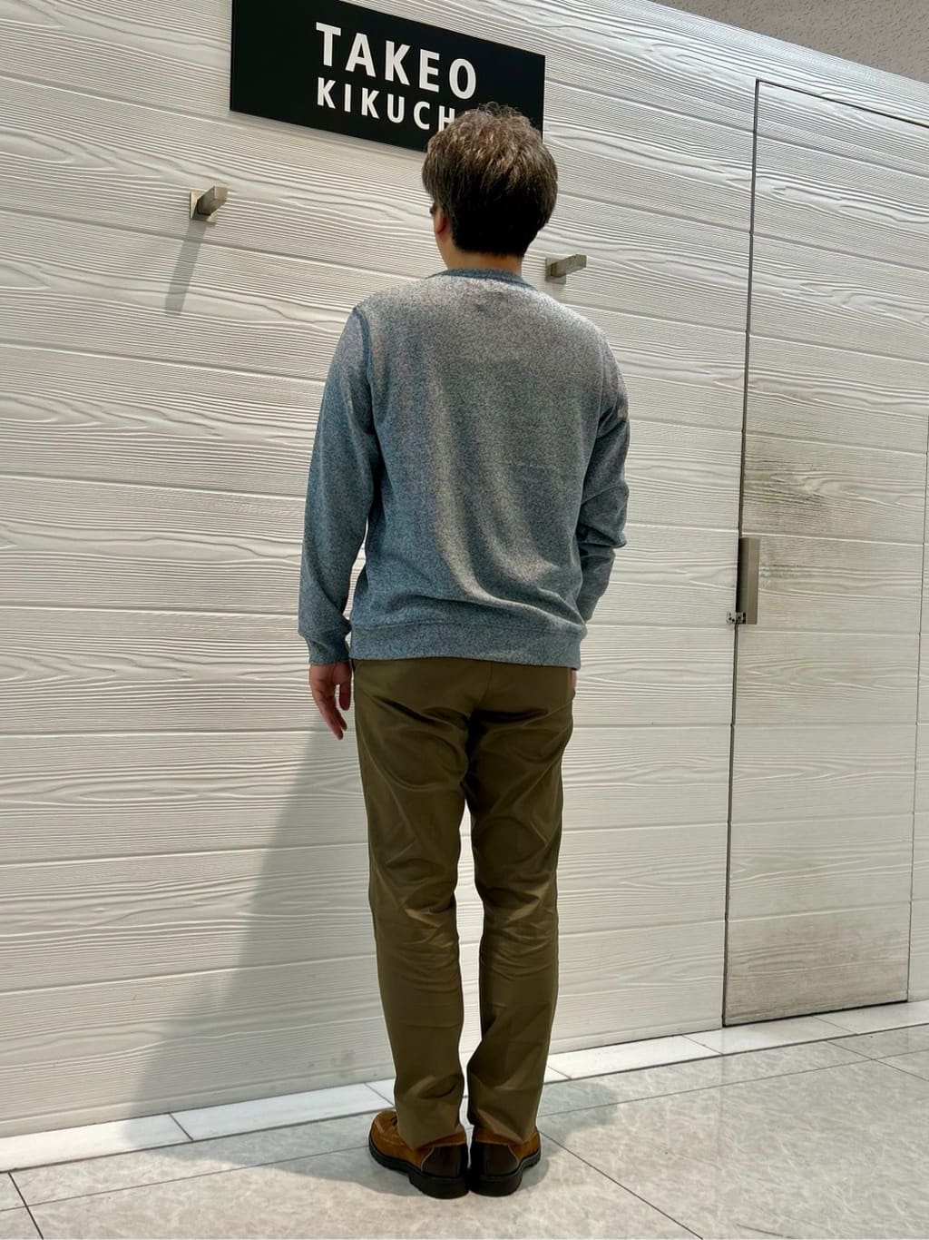 すーさんの「TAKEO KIKUCHI｜【オフィスカジュアル対応】ドレス チノパンツ」を使ったコーディネート