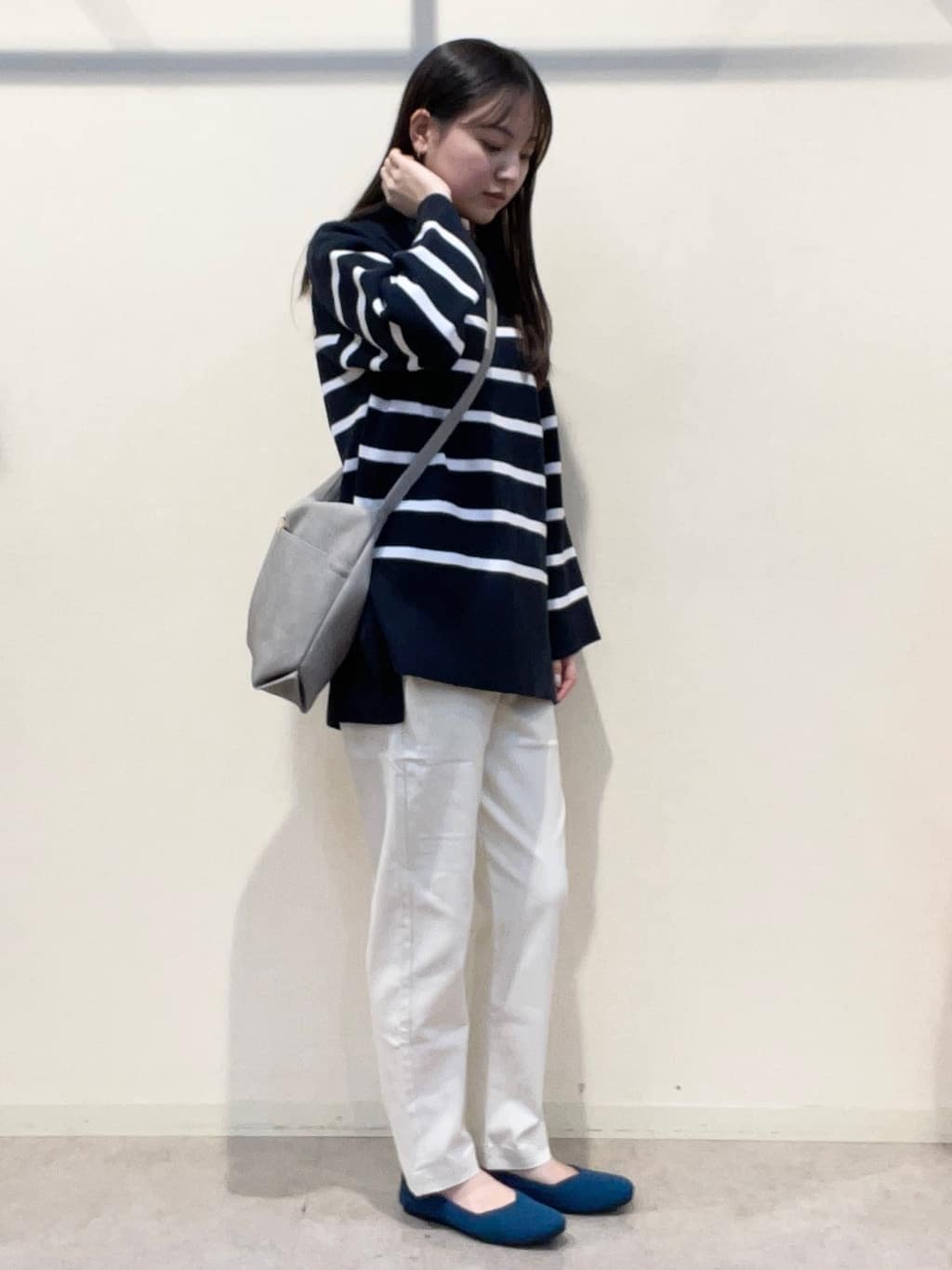 sakiさんの「SHOO･LA･RUE｜【SS-3L/無理せずスリム】 ぐんぐん伸びる イージーテーパードパンツ」を使ったコーディネート