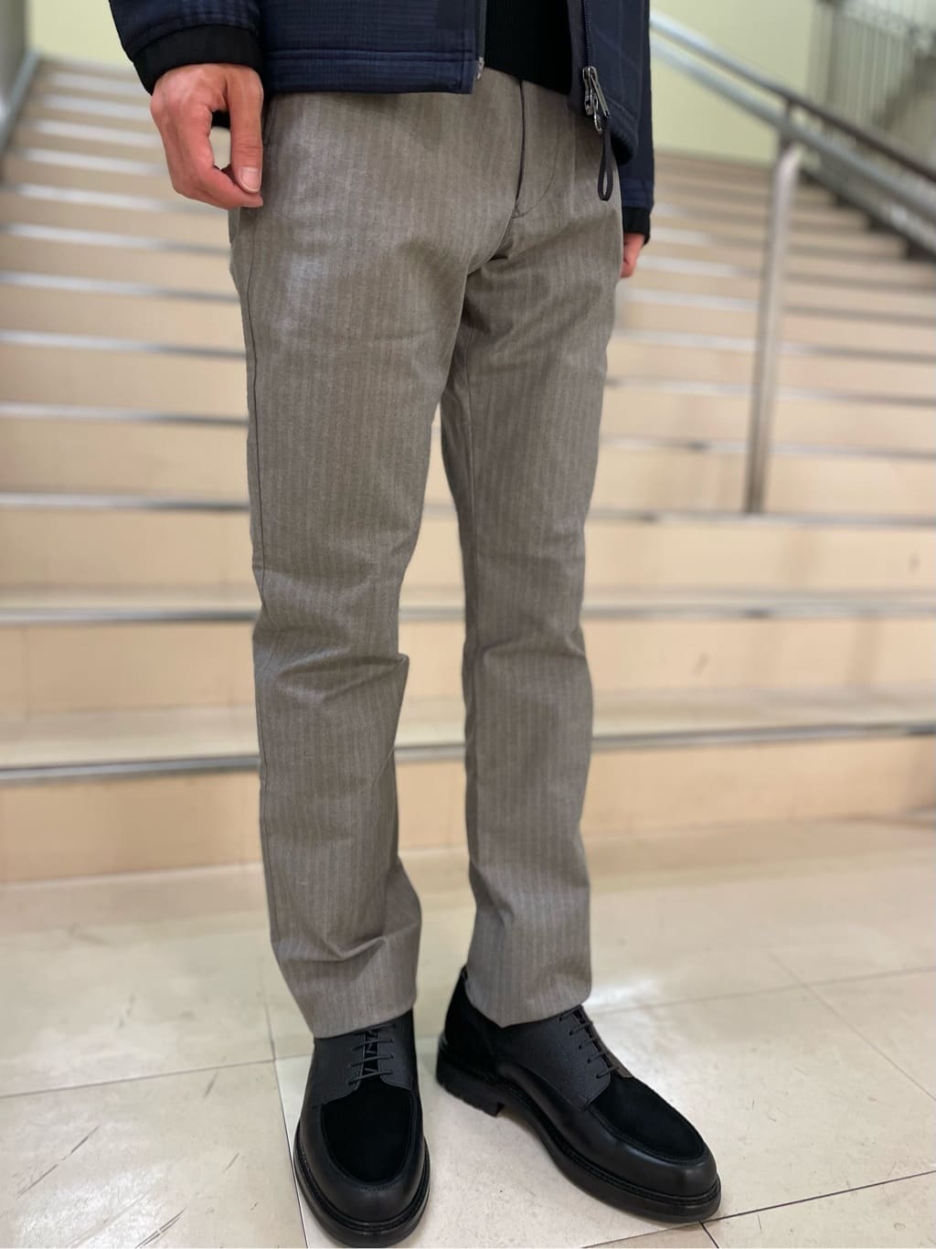 Okdさんの「TAKEO KIKUCHI｜【Made in JAPAN】播州織 ヘリンボン ストレート パンツ」を使ったコーディネート