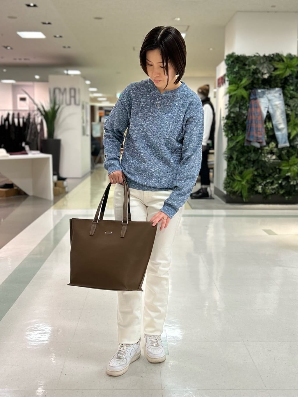 みかさんの「TAKEO KIKUCHI｜【Sサイズ～】ストレッチ デニム パンツ」を使ったコーディネート