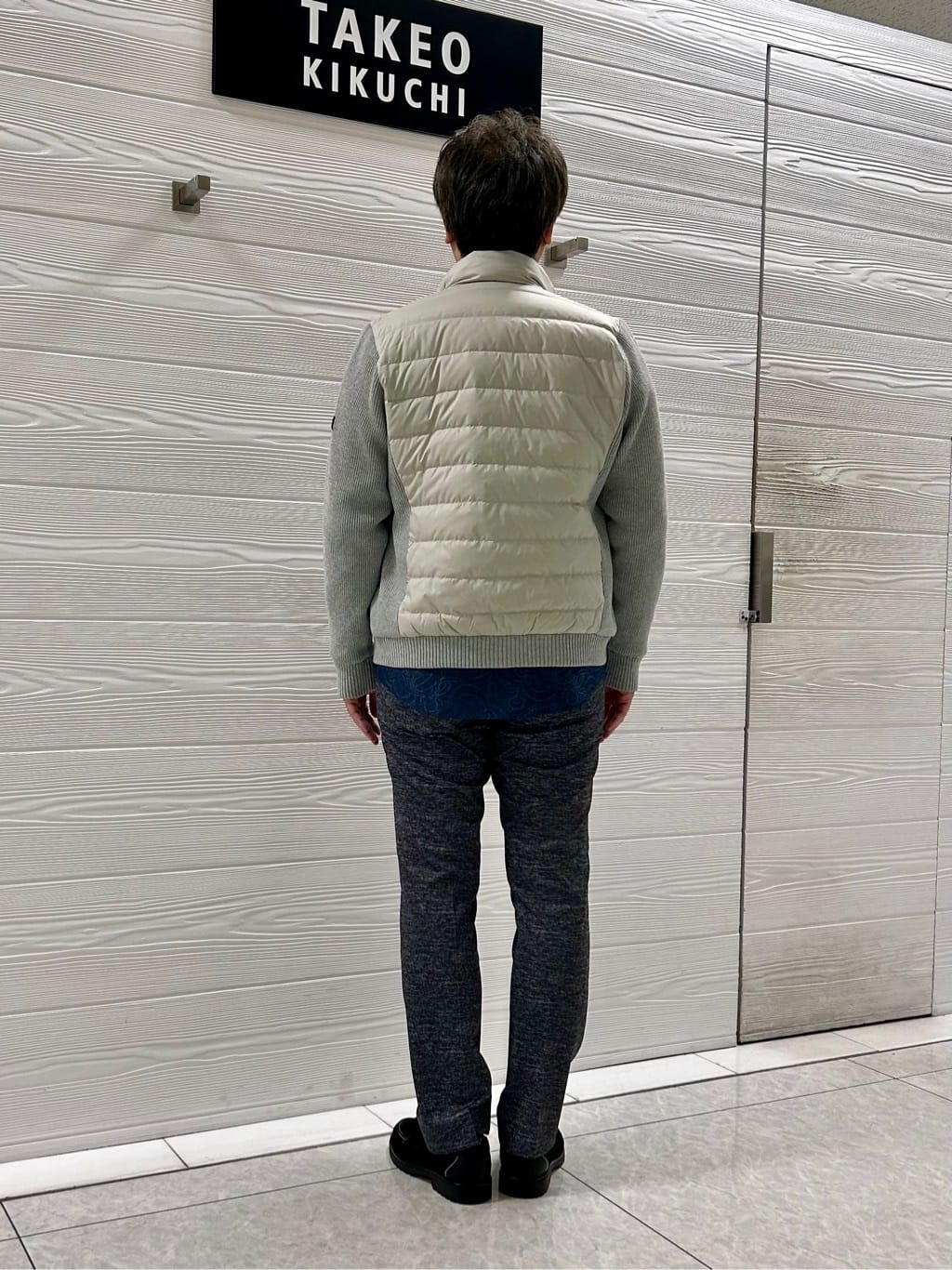 すーさんの「TAKEO KIKUCHI｜【ONOFF対応】TRダブルニット ストレッチパンツ」を使ったコーディネート