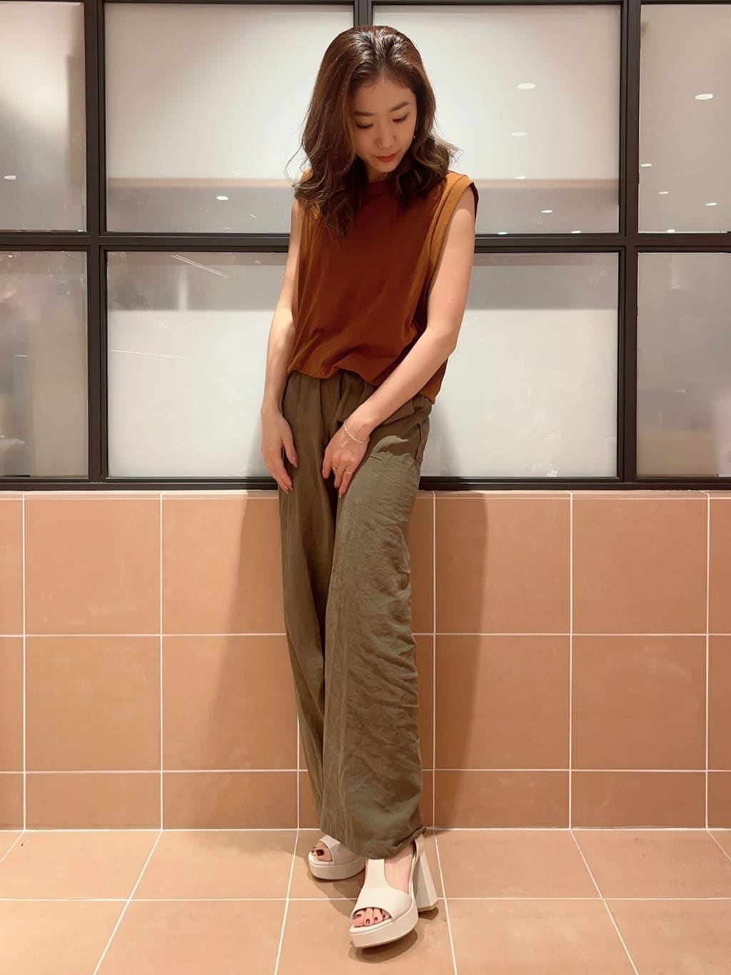 kaoriさんの「ESPERANZA｜Tストラップスクエアサンダル 24SS」を使ったコーディネート