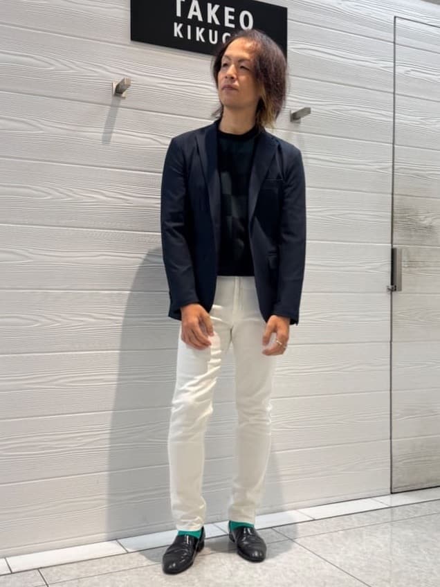 井出恭輔さんの「TAKEO KIKUCHI｜【Sサイズ～】ストレッチ デニム パンツ」を使ったコーディネート