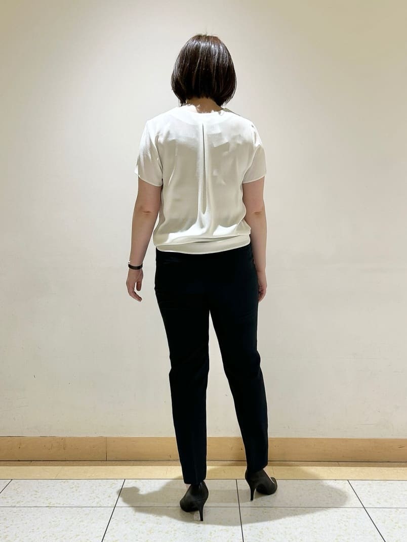 Ryoさんの「INDIVI｜【定番スーツ／UVケア／洗える】ウール調ノーカラージャケット」を使ったコーディネート