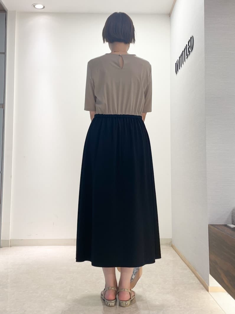 aliceさんの「UNTITLED｜【手洗い／88cm正方形】エンブレムプリントスカーフ」を使ったコーディネート