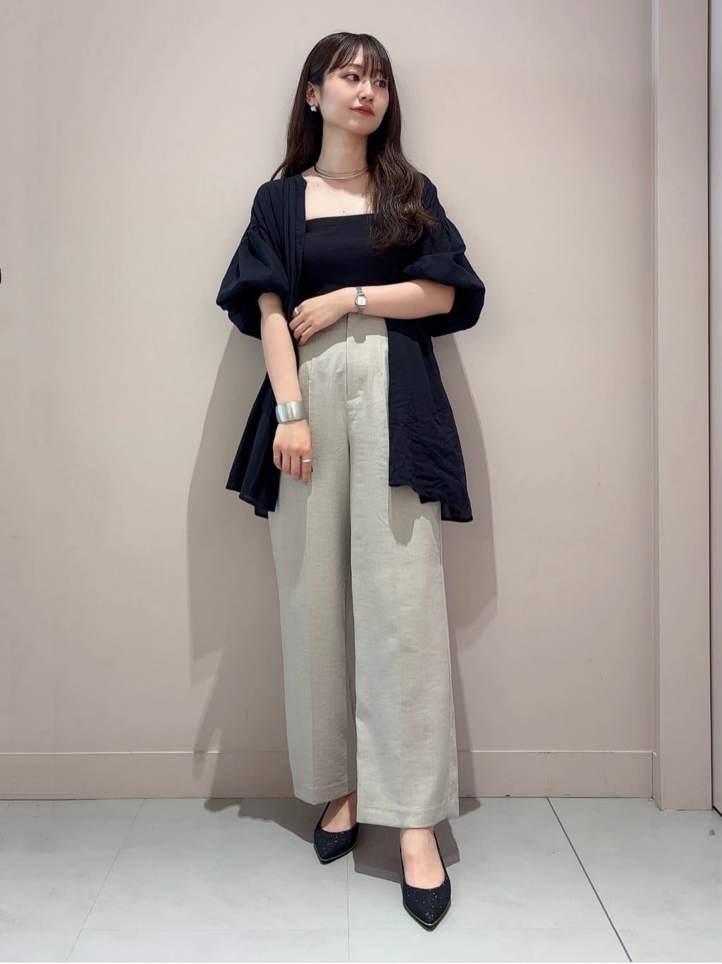 RINAさんの「ESPERANZA｜履きやすいパンプスヒール約5.5cm/グリッター」を使ったコーディネート