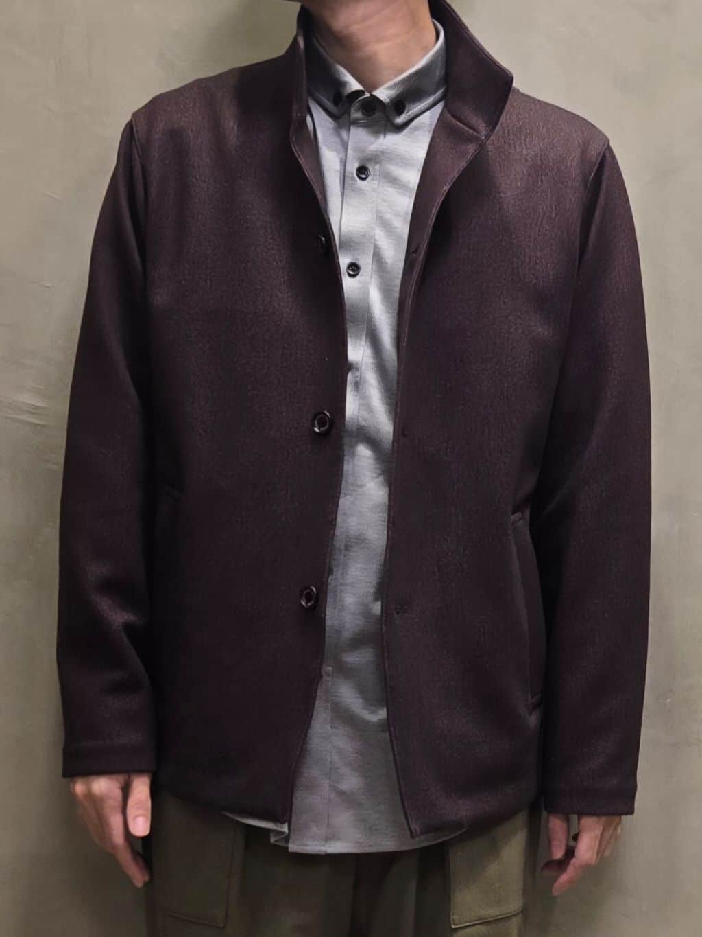 白木駆さんの「TAKEO KIKUCHI｜【DOWN FABRIC】ダウンファブリック スタンドカラーブルゾン」を使ったコーディネート