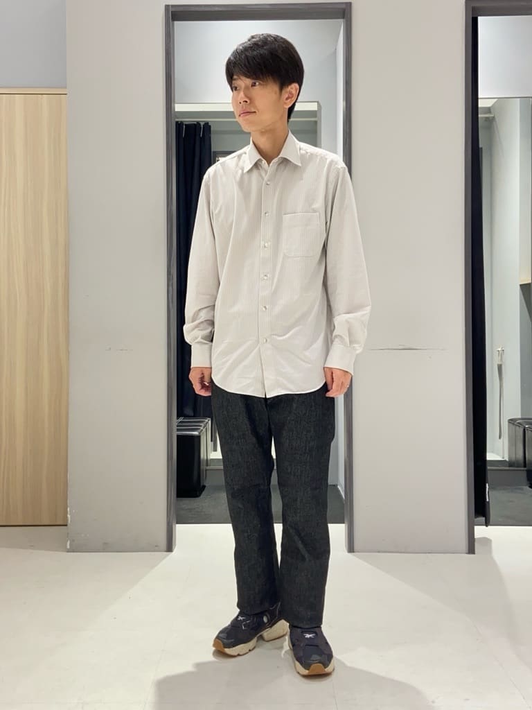 わいずみさんの「TAKEO KIKUCHI｜【モンスターストレッチ】日本製 ワンウォッシュ デニムパンツ」を使ったコーディネート