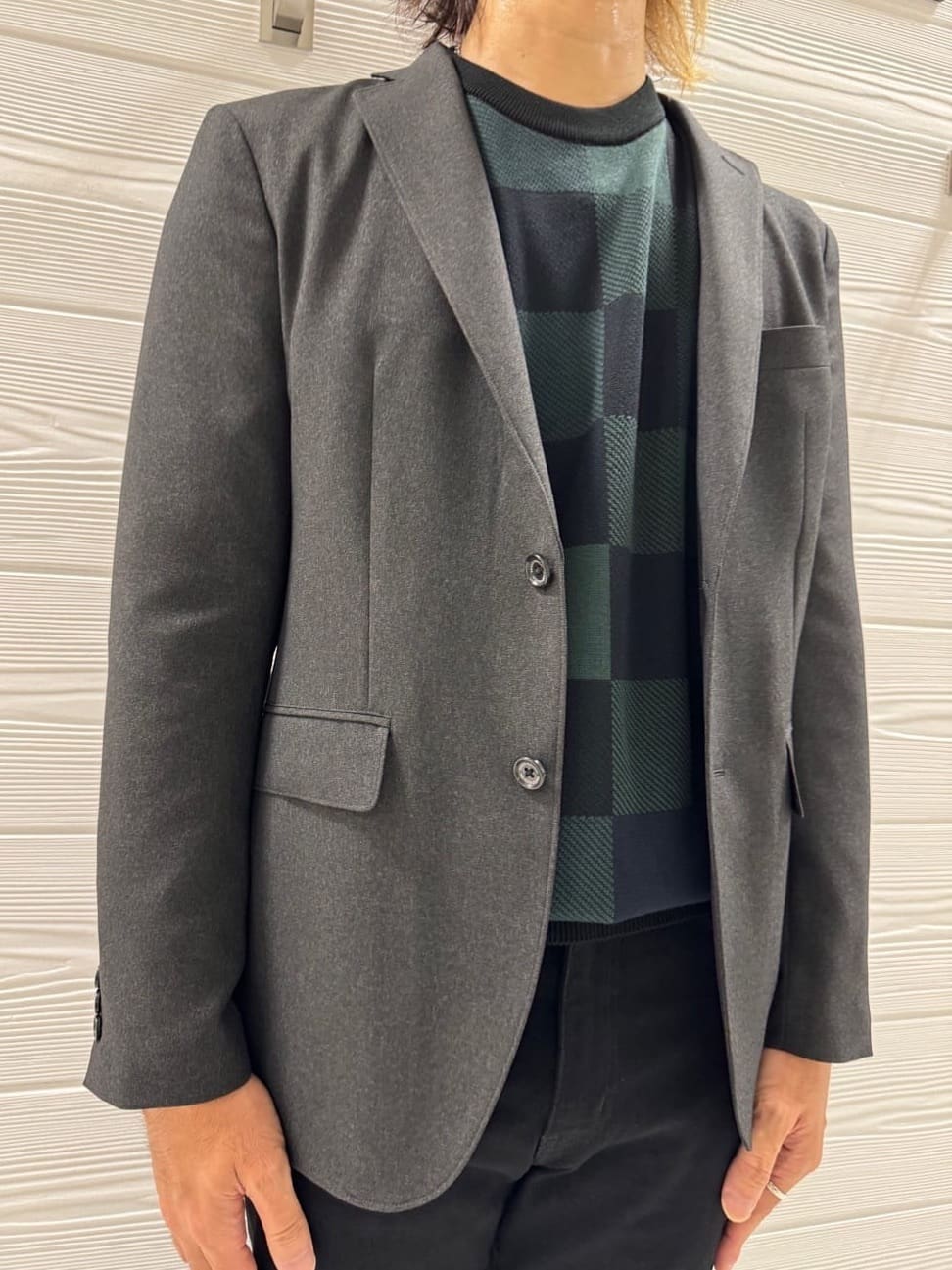 井出恭輔さんの「TAKEO KIKUCHI｜【Sサイズ～】ストレッチ デニム パンツ」を使ったコーディネート