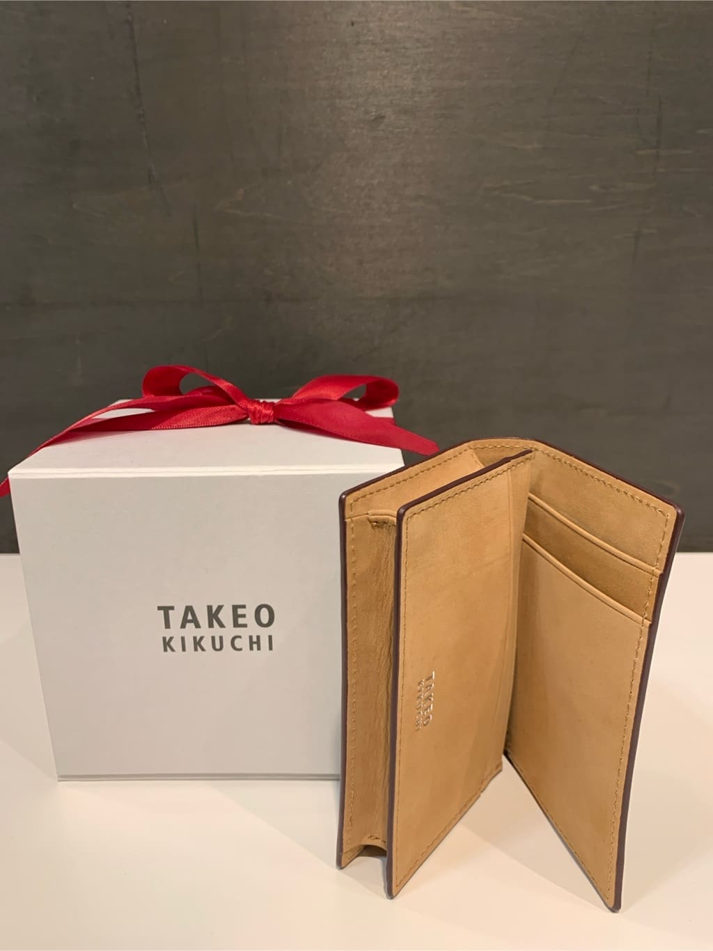 木村剛さんの「TAKEO KIKUCHI｜【ソフト＆ナチュラル】ミニメッシュ レザー 名刺入れ」を使ったコーディネート