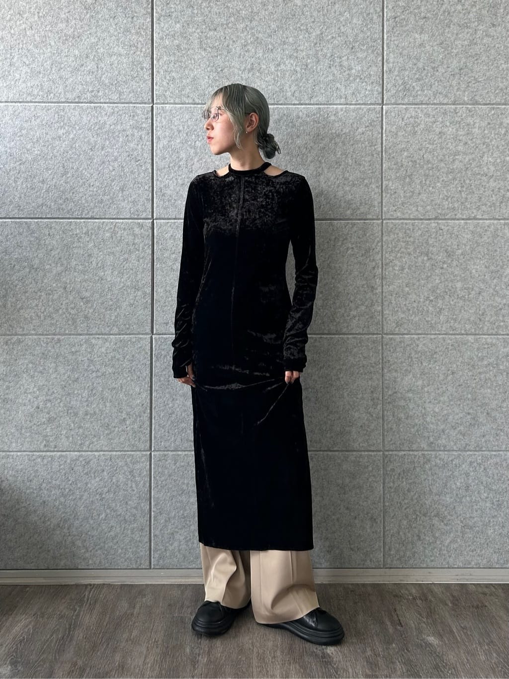 honoka Aさんの「CODE A｜【Re】neck point velour dress」を使ったコーディネート