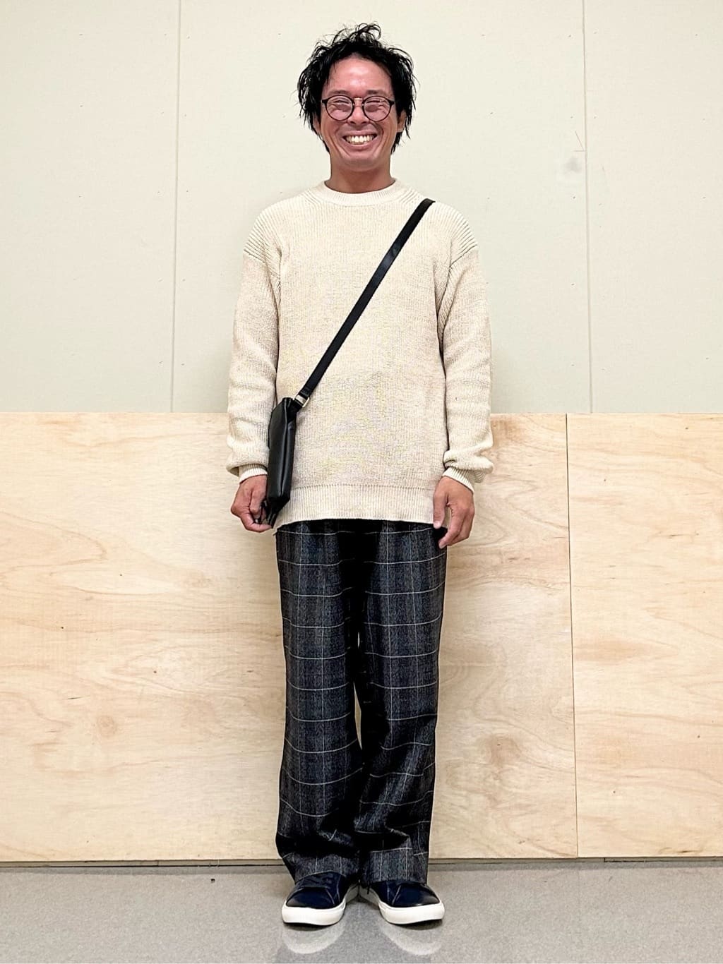 KENJI Iさんの「THE SHOP TK｜サフィアーノミニサコッシュ」を使ったコーディネート