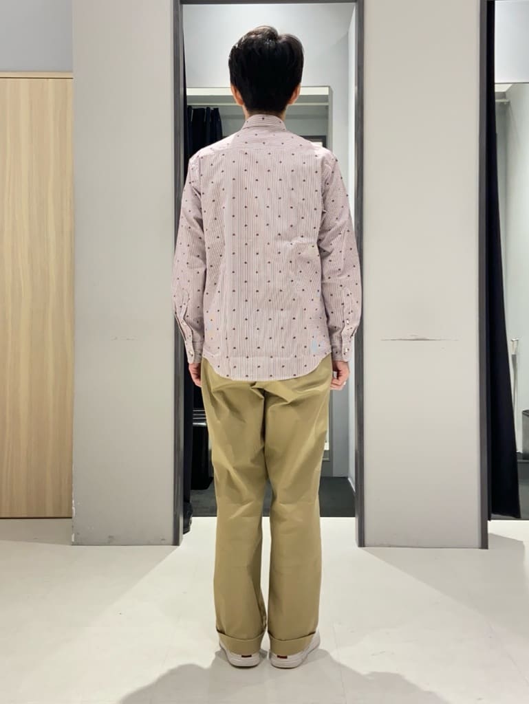 わいずみさんの「TAKEO KIKUCHI｜ハットモチーフ ジャカード ストライプ シャツ」を使ったコーディネート