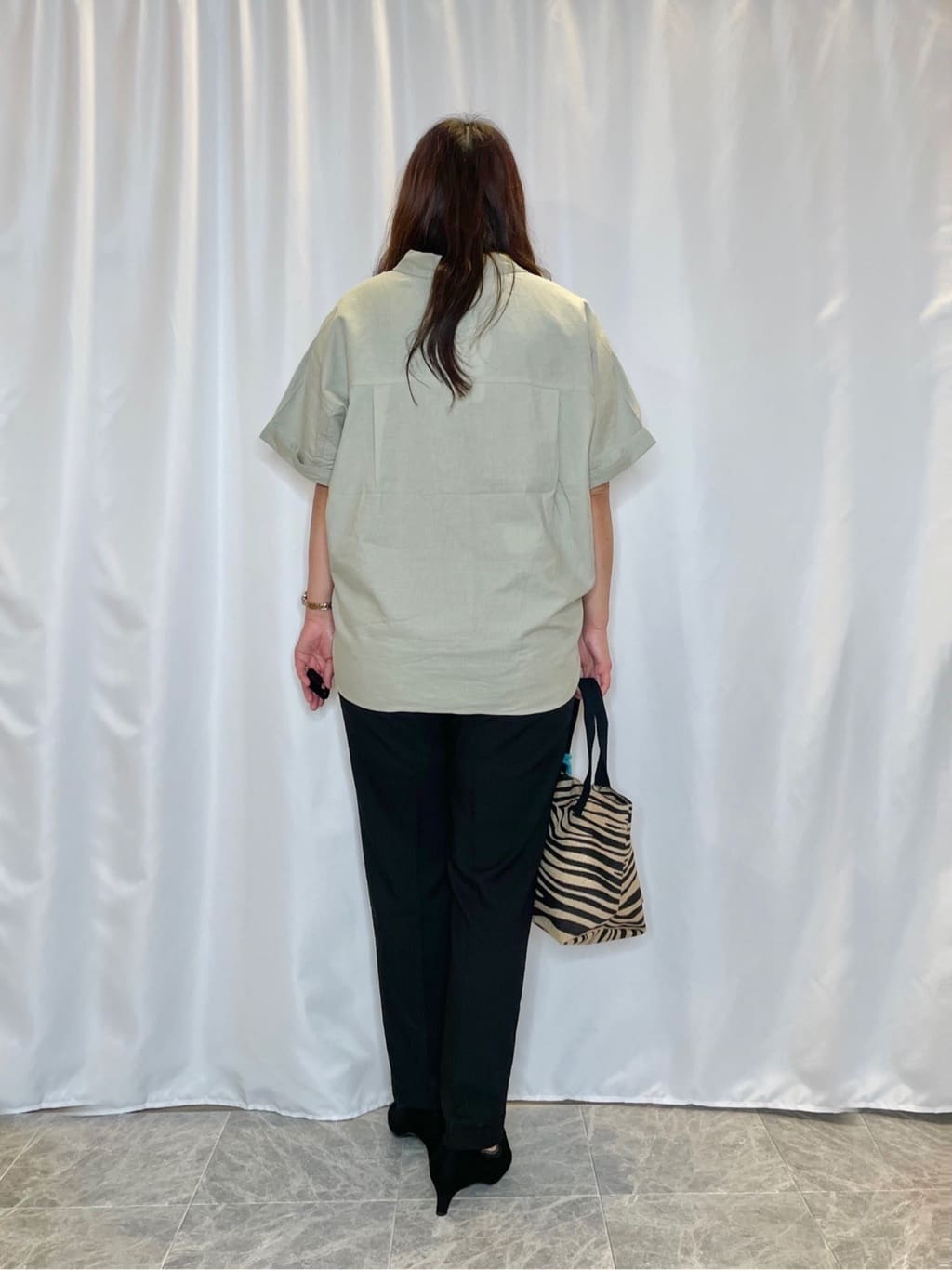 Ayaさんの「SHOO･LA･RUE｜【洗える/SS-3L】すっきりキレイにかっこよく 大人のテーパードパンツ」を使ったコーディネート
