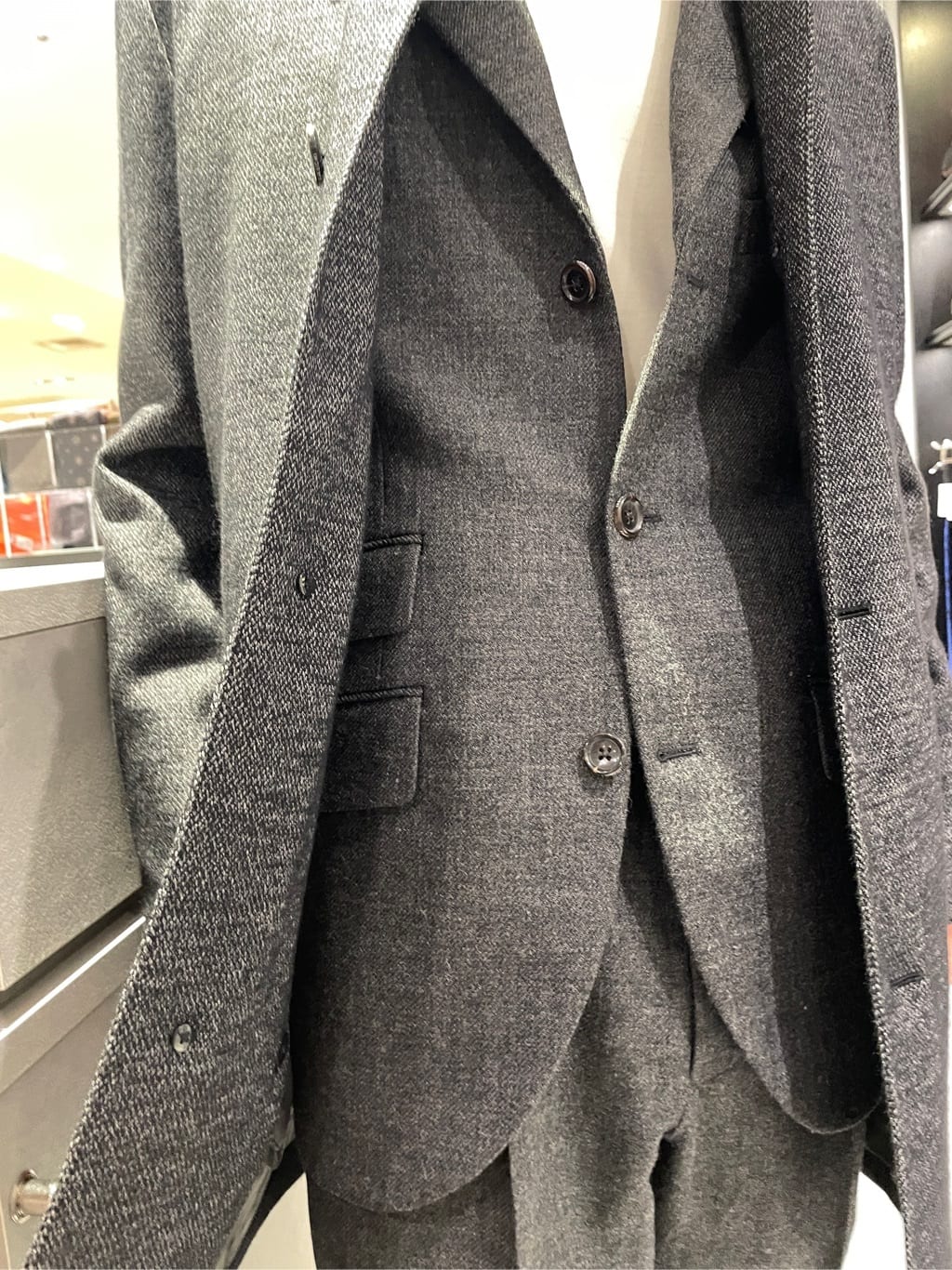 Tightさんの「TAKEO KIKUCHI｜アンティーク調レザー 2つ折り長財布」を使ったコーディネート