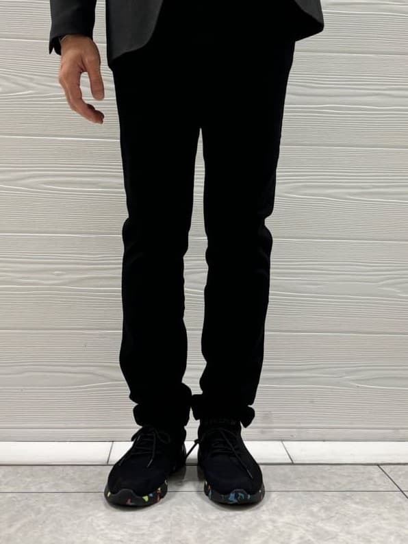 井出恭輔さんの「TAKEO KIKUCHI｜【Sサイズ～】ストレッチ デニム パンツ」を使ったコーディネート