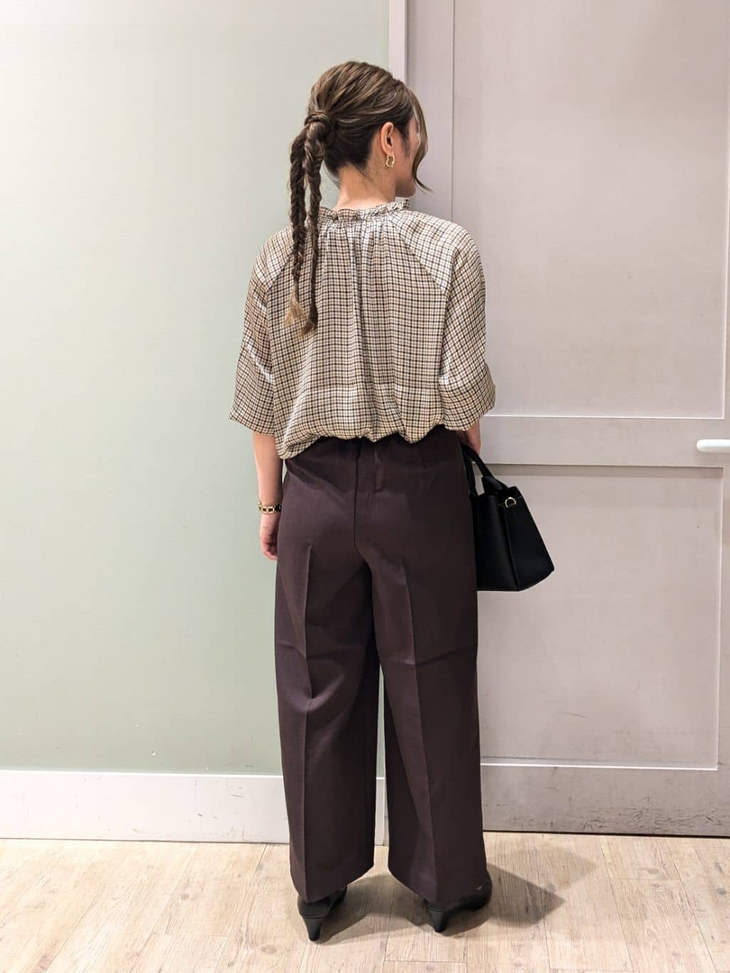 kuwawaさんの「grove｜【ふわっと心地よい足入れ】やわここち(R)Vカットパンプス」を使ったコーディネート