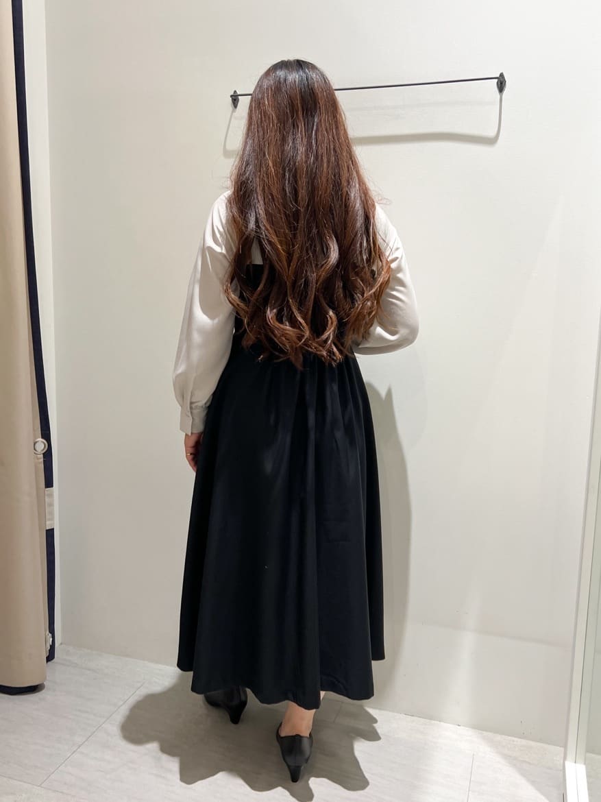 sachiさんの「grove｜【ふわっと心地よい足入れ】やわここち(R)Vカットパンプス」を使ったコーディネート