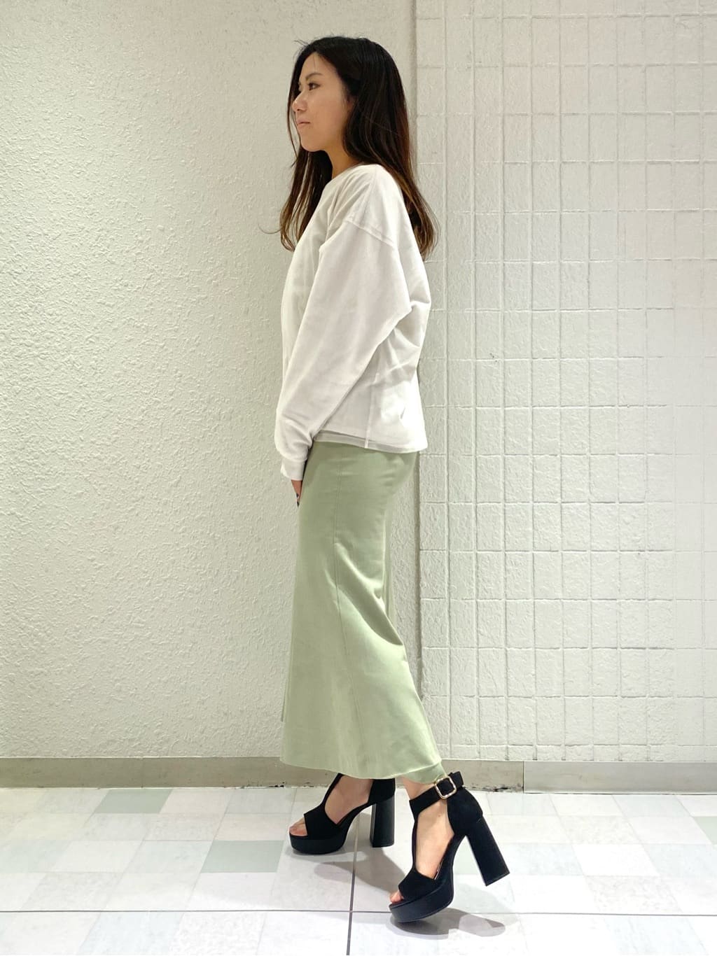 Akiさんの「ESPERANZA｜Tストラップスクエアサンダル 24SS」を使ったコーディネート