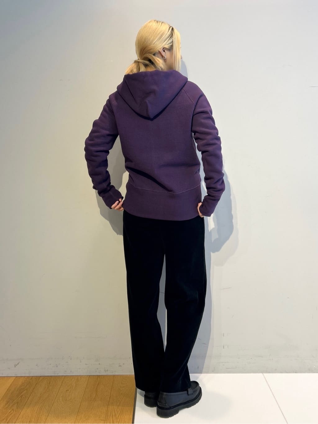 SHIORIさんの「DRESSTERIOR｜【ベストセラー】デキシー吊裏毛ジップアップパーカ」を使ったコーディネート
