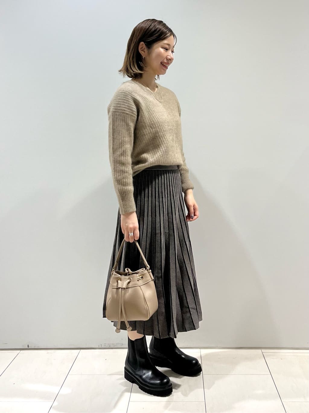 KAOさんの「INDIVI｜【定番人気！/名品コート/日本製】ウール100%チェスターコート」を使ったコーディネート