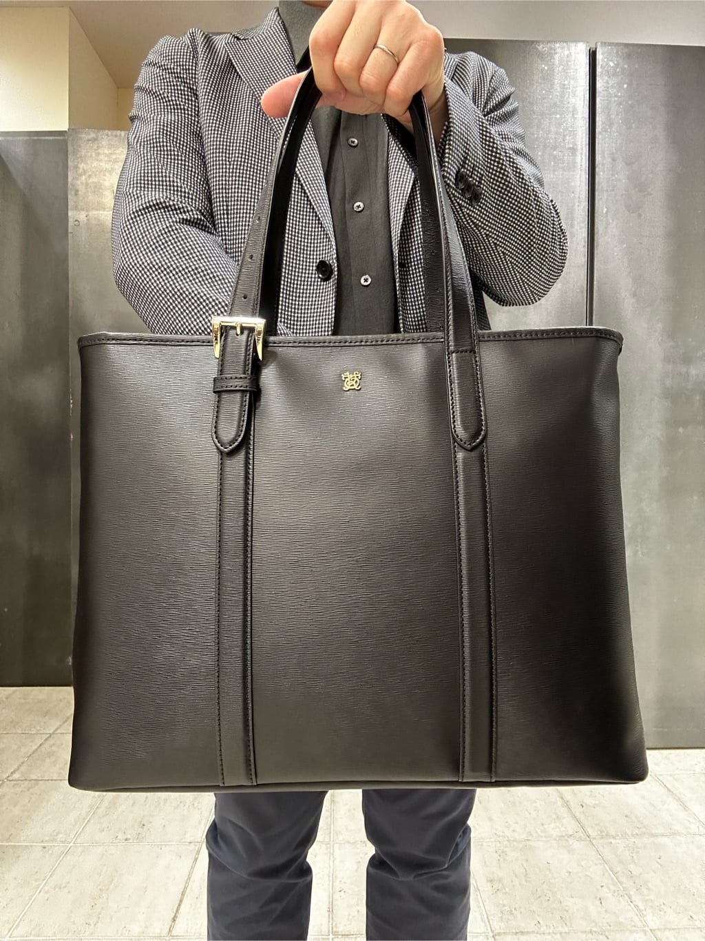coheyさんの「TAKEO KIKUCHI｜【全7サイズ&times;8色展開！】トップマルチヘリンボン パンツ」を使ったコーディネート