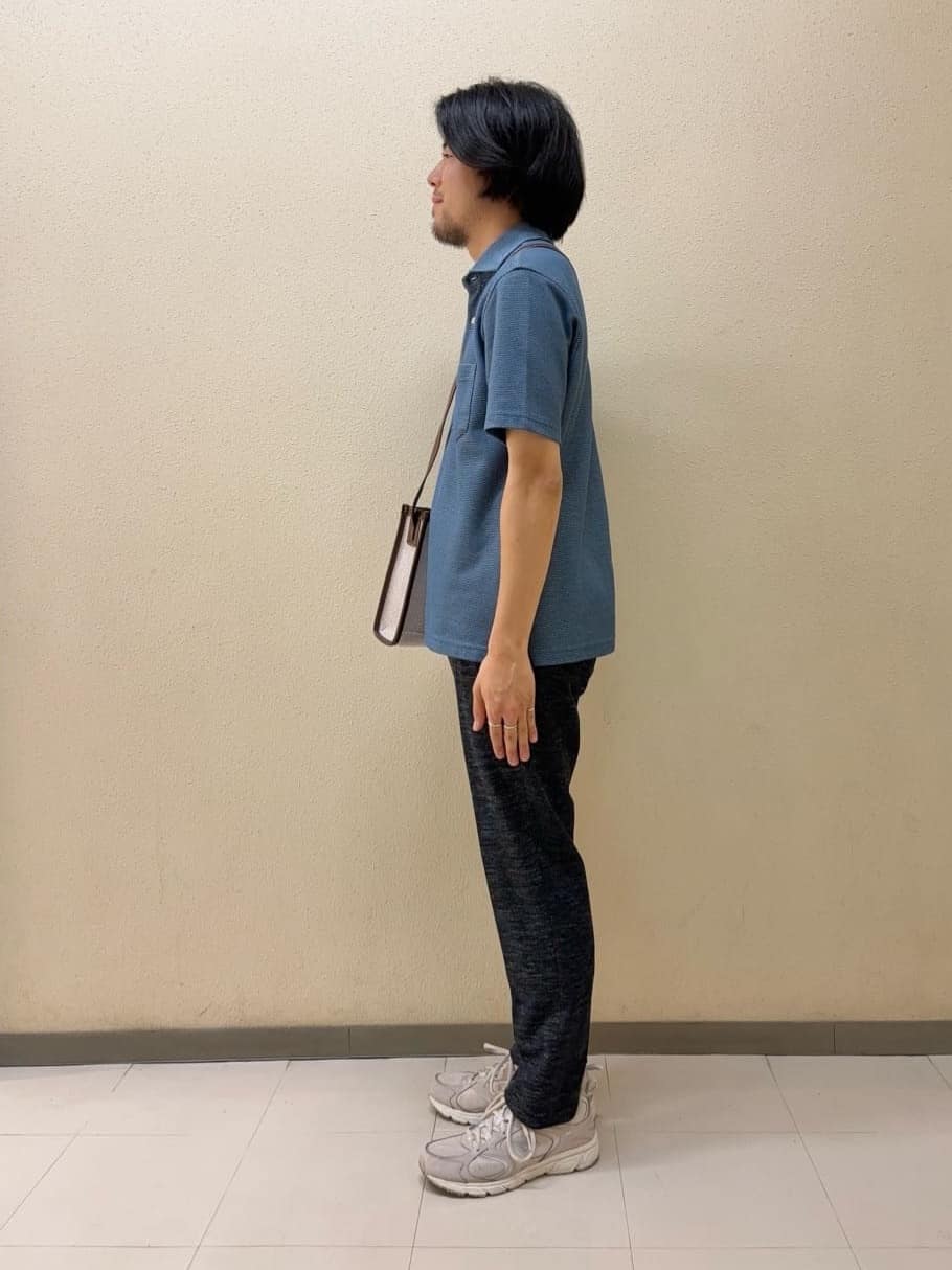 及川さんの「TAKEO KIKUCHI｜【抗菌防臭／9色5サイズ展開】ハニカムメランジ ポロシャツ」を使ったコーディネート