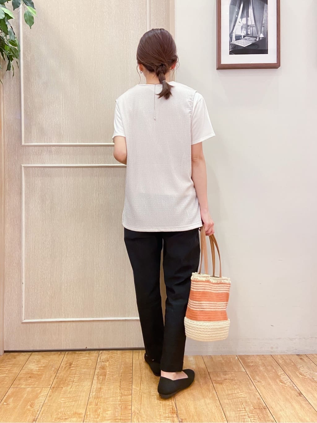 なみさんの「SHOO･LA･RUE｜【SS-3L/無理せずスリム】 ぐんぐん伸びる イージーテーパードパンツ」を使ったコーディネート