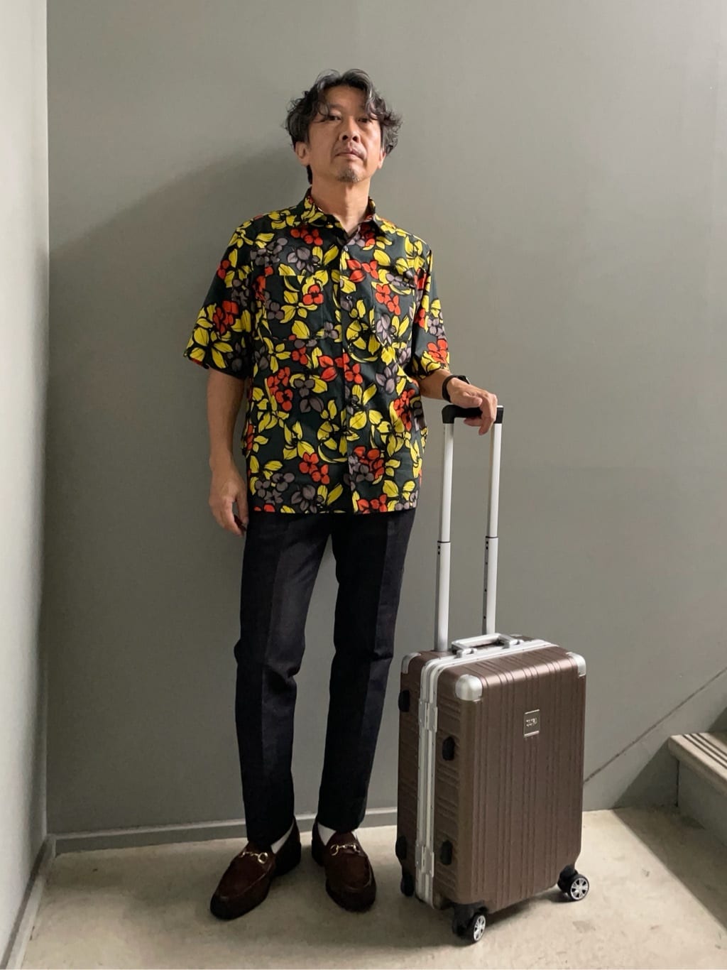 デザイナーTAKEman さんの「TAKEO KIKUCHI｜【DARJEELING】スーツケース Sサイズ」を使ったコーディネート