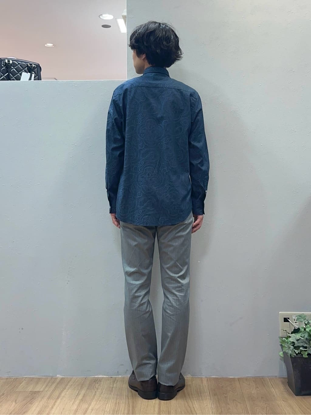 Uさんの「TAKEO KIKUCHI｜【全7サイズ&times;8色展開！】トップマルチヘリンボン パンツ」を使ったコーディネート