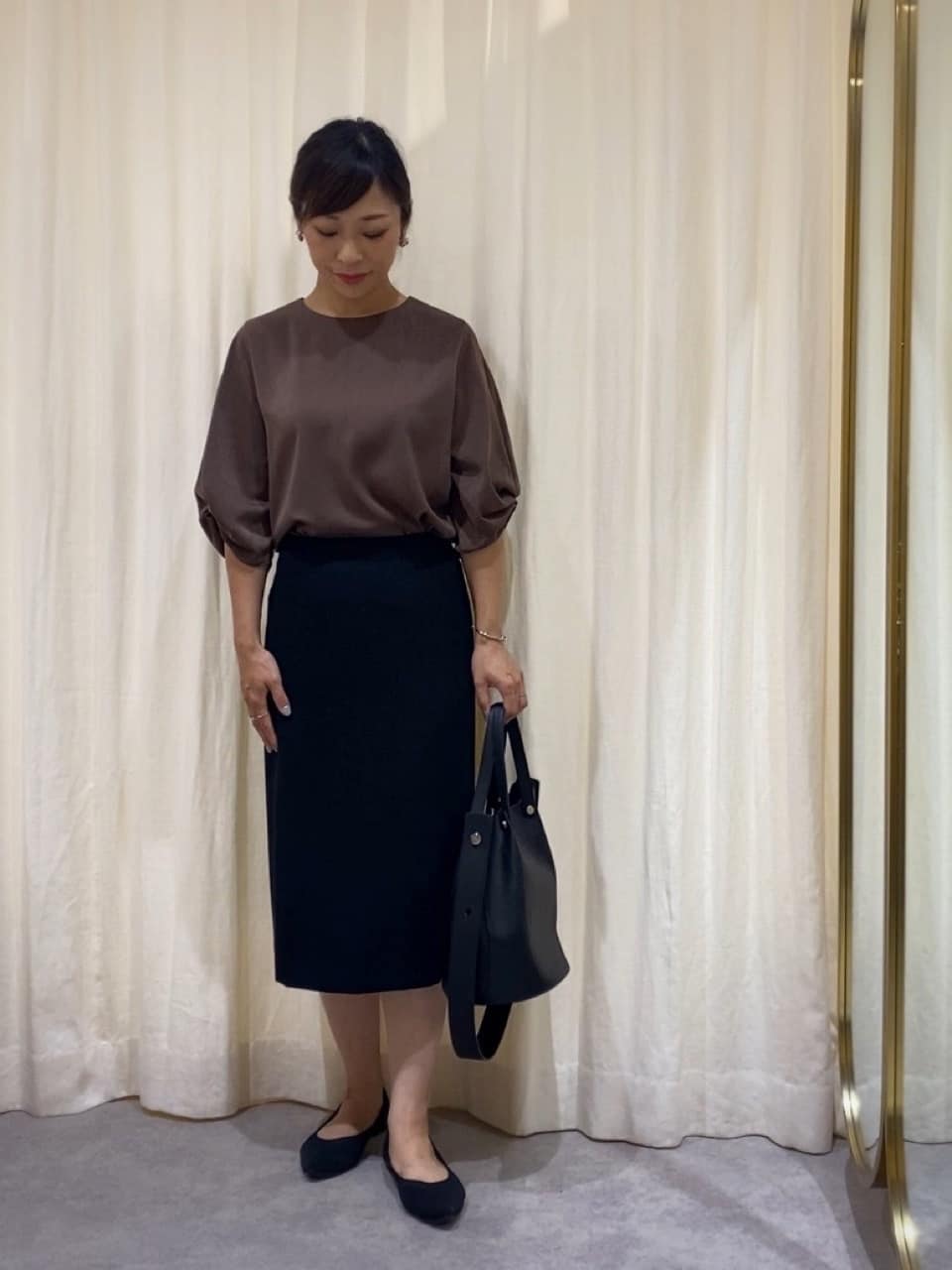 𝑹𝑶𝑴𝑰さんの「INDIVI｜」を使ったコーディネート