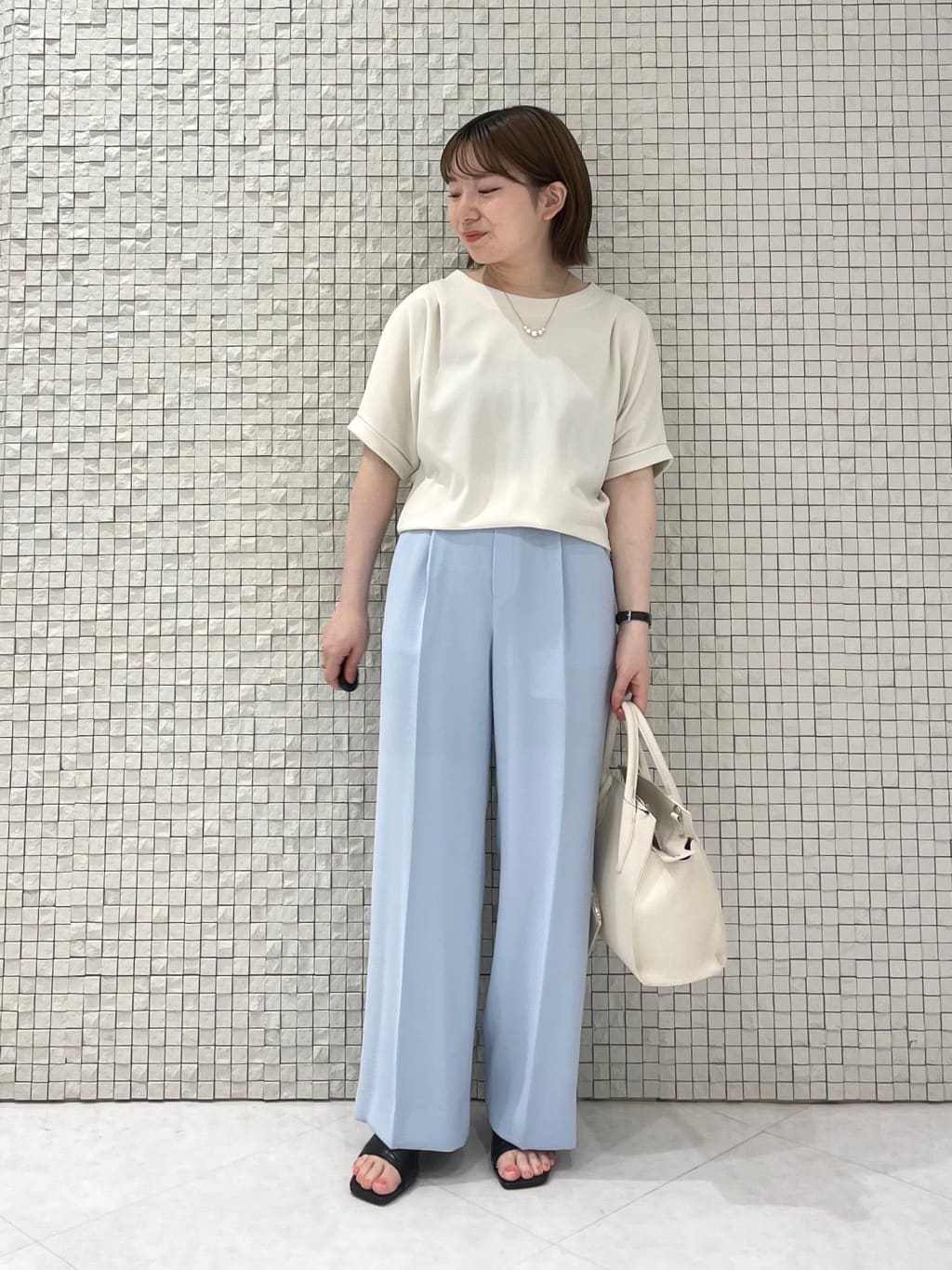 sakuさんの「INDIVI｜【セレモニーにおすすめ！】パール調トップネックレス」を使ったコーディネート