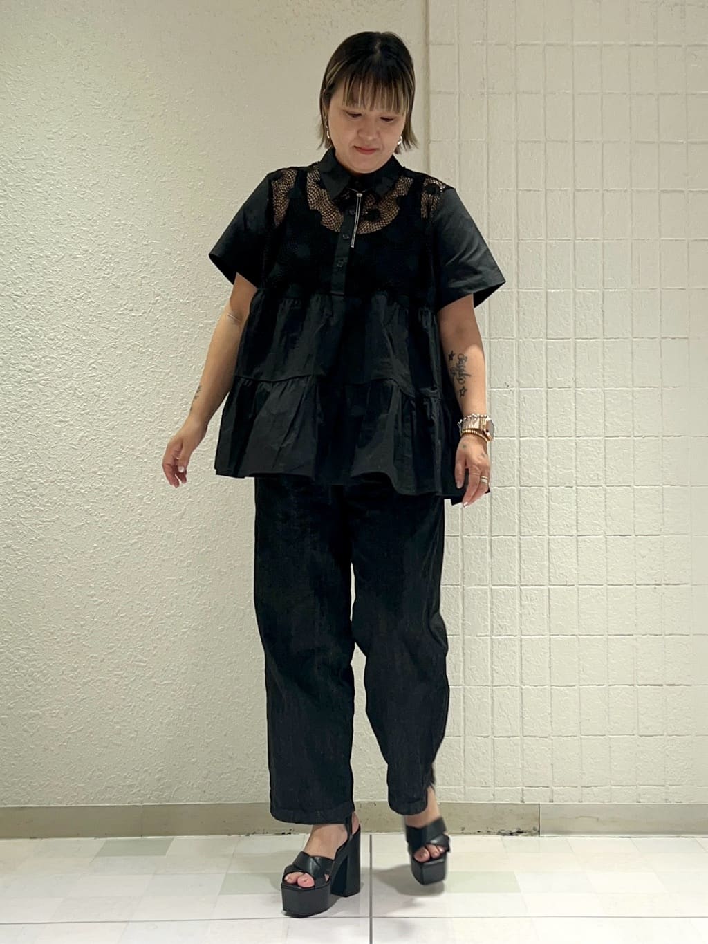TAKAさんの「ESPERANZA｜◆【ラク盛り／サンダル】リピーター続出／脚長美脚　ラク盛り厚底サンダル　24年Ver」を使ったコーディネート