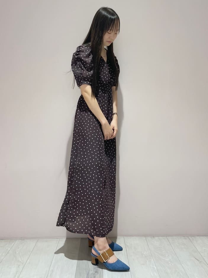 azusaさんの「ESPERANZA｜バックルベルトバックストラップパンプス」を使ったコーディネート
