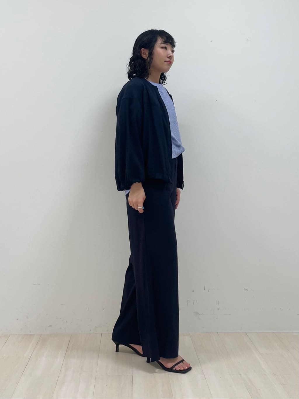 kanaさんの「INDIVI｜【褒められパンツ／洗える／ウエストゴム】ワイドタックパンツ」を使ったコーディネート
