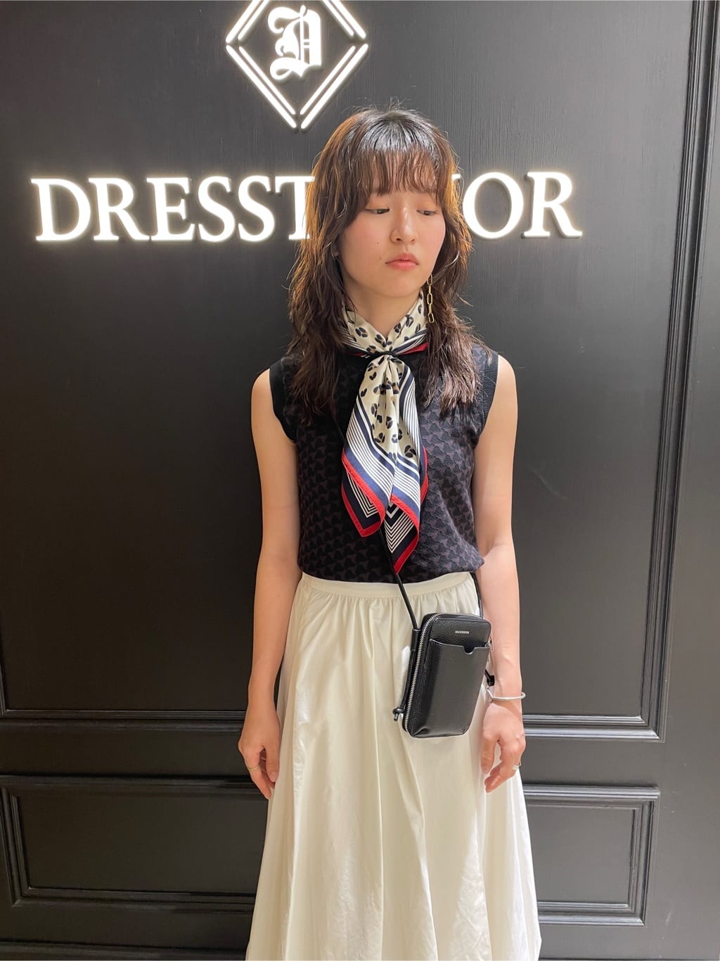 Karinさんの「DRESSTERIOR｜【STORY11月号掲載】レオパードシルクスカーフ」を使ったコーディネート
