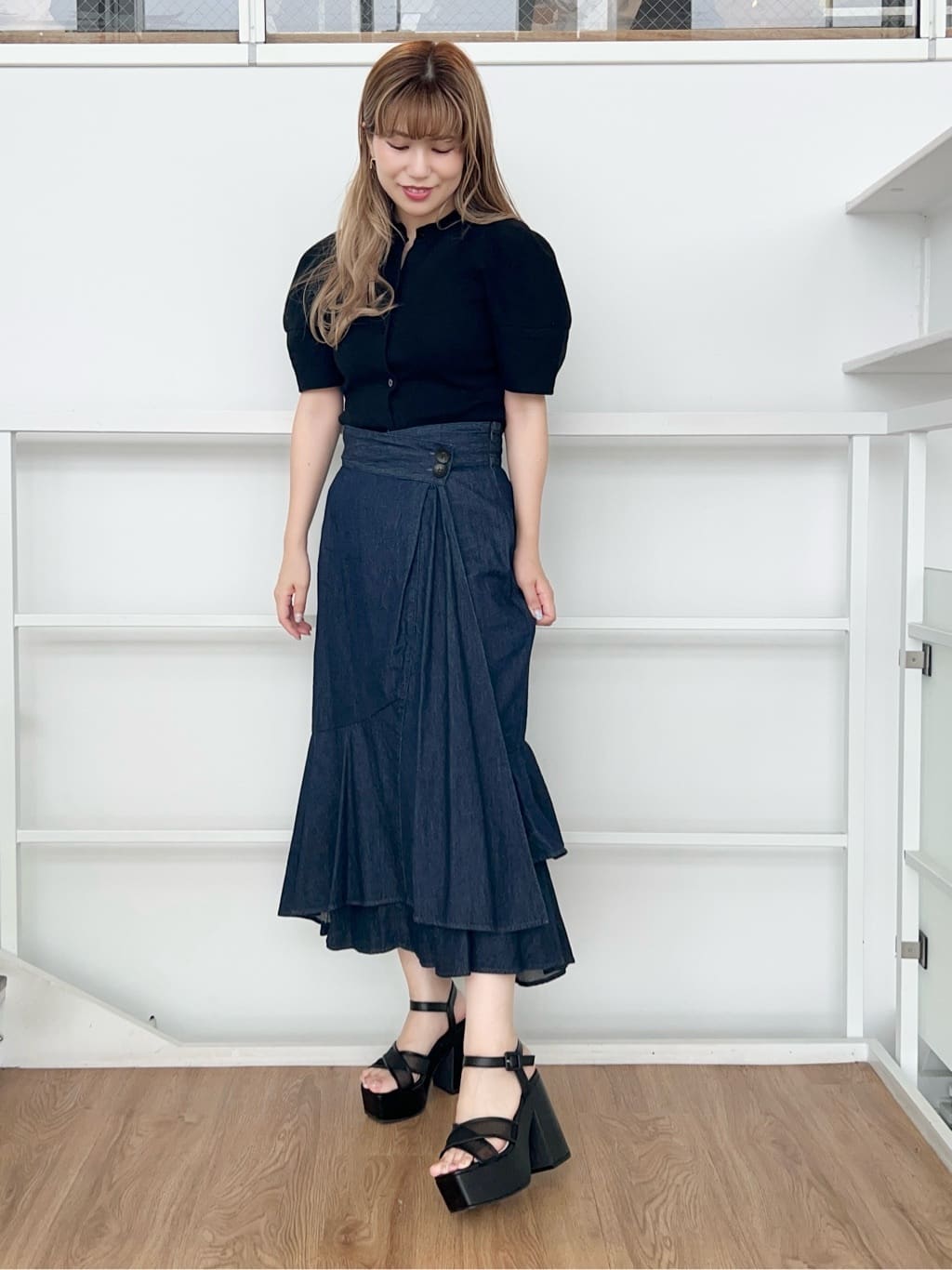 ayaさんの「ESPERANZA｜◆【ラク盛り／サンダル】リピーター続出／脚長美脚　ラク盛り厚底サンダル　24年Ver」を使ったコーディネート
