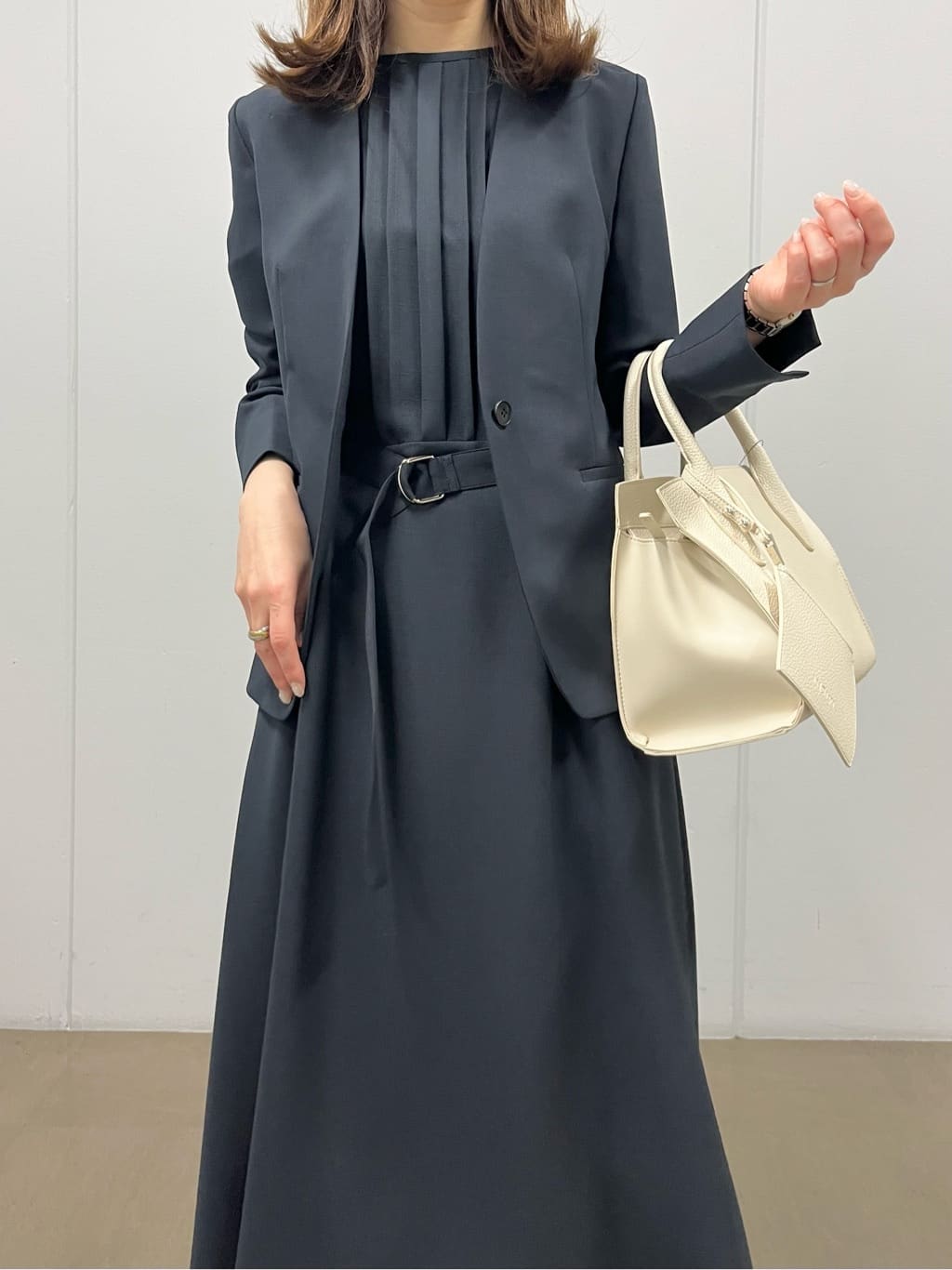 shokoさんの「INDIVI｜【定番スーツ／UVケア／洗える】ウール調ノーカラージャケット」を使ったコーディネート