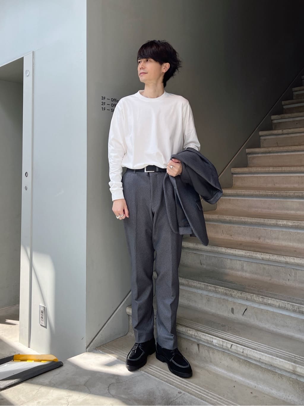 Shintaroさんの「TAKEO KIKUCHI｜【DOWN FABRIC】ダウンファブリック ドレスパンツ / セットアップ対応」を使ったコーディネート