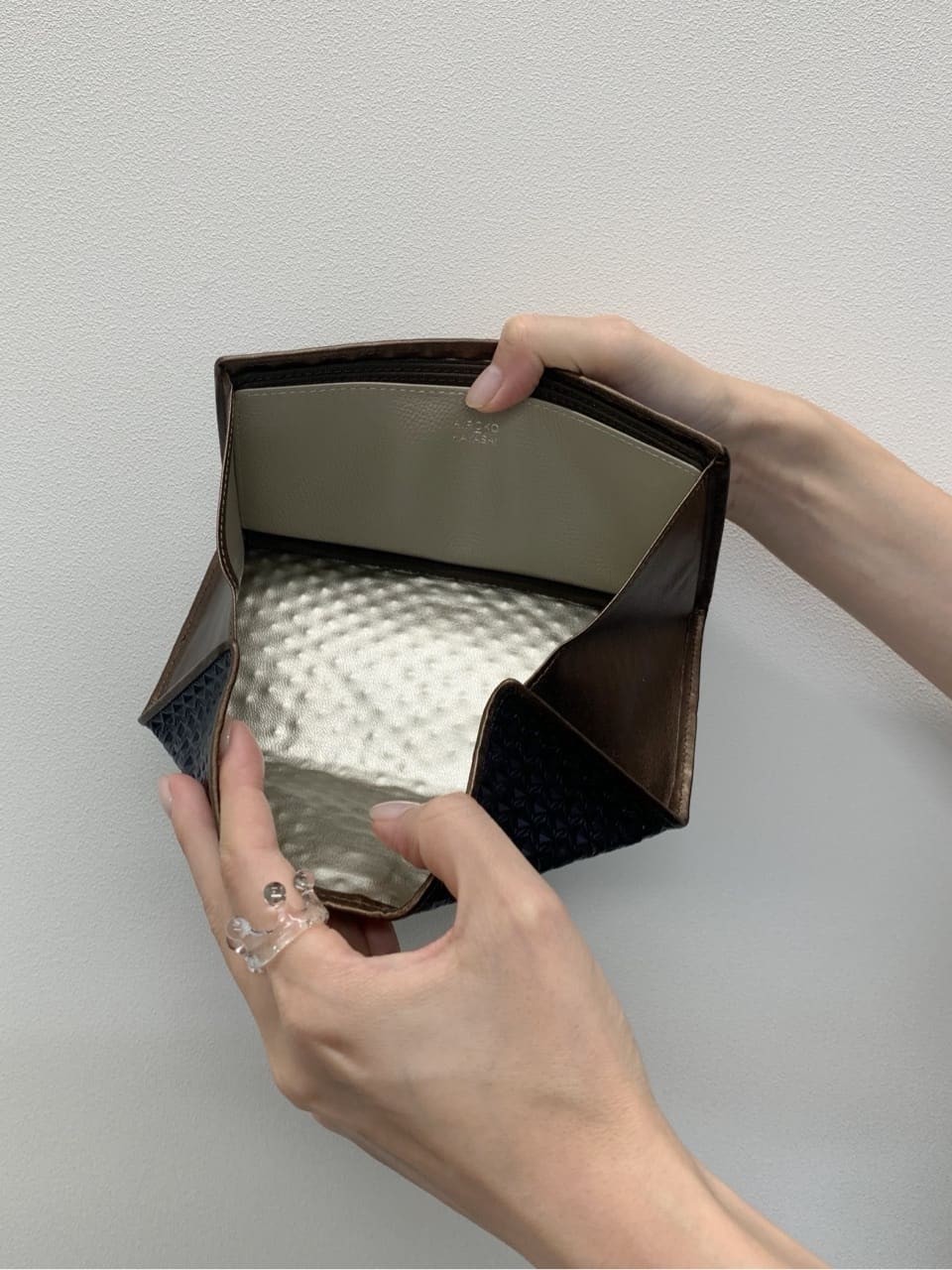 Kさんの「HIROKO HAYASHI｜CARATI（カラーティ）長財布ミニ」を使ったコーディネート