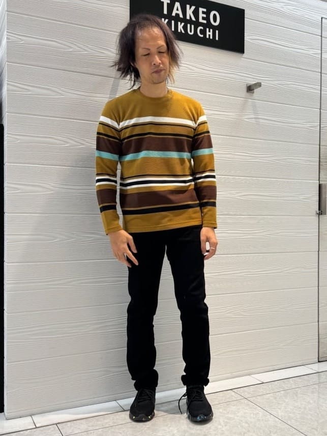 井出恭輔さんの「TAKEO KIKUCHI｜【Sサイズ～】ストレッチ デニム パンツ」を使ったコーディネート