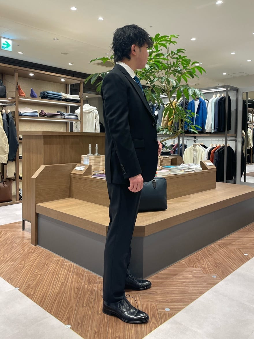 コウノ モトヤさんの「TAKEO KIKUCHI｜【Made in JAPAN】矢絣（やがすり）スーツ／スリーピース対応」を使ったコーディネート