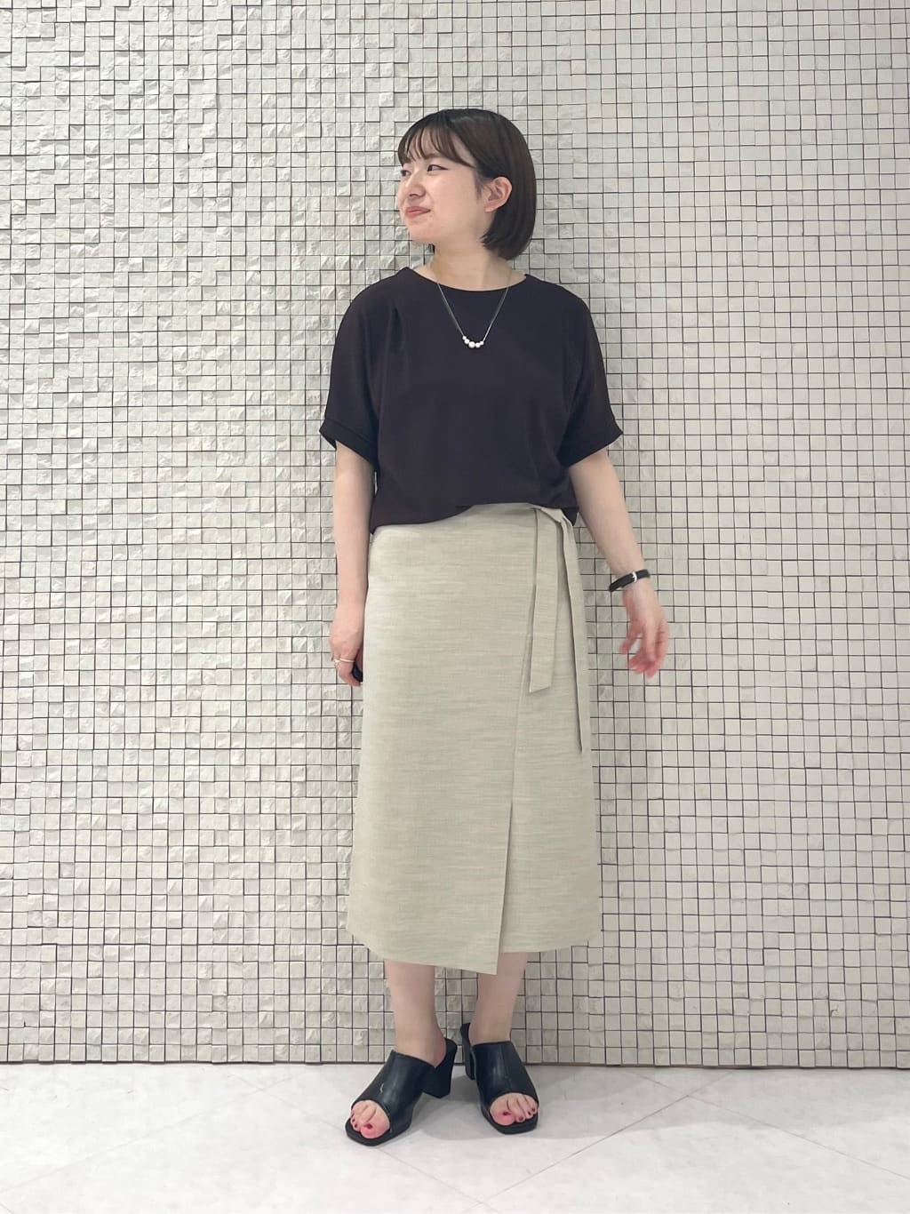 sakuさんの「INDIVI｜【セレモニーにおすすめ！】パール調トップネックレス」を使ったコーディネート