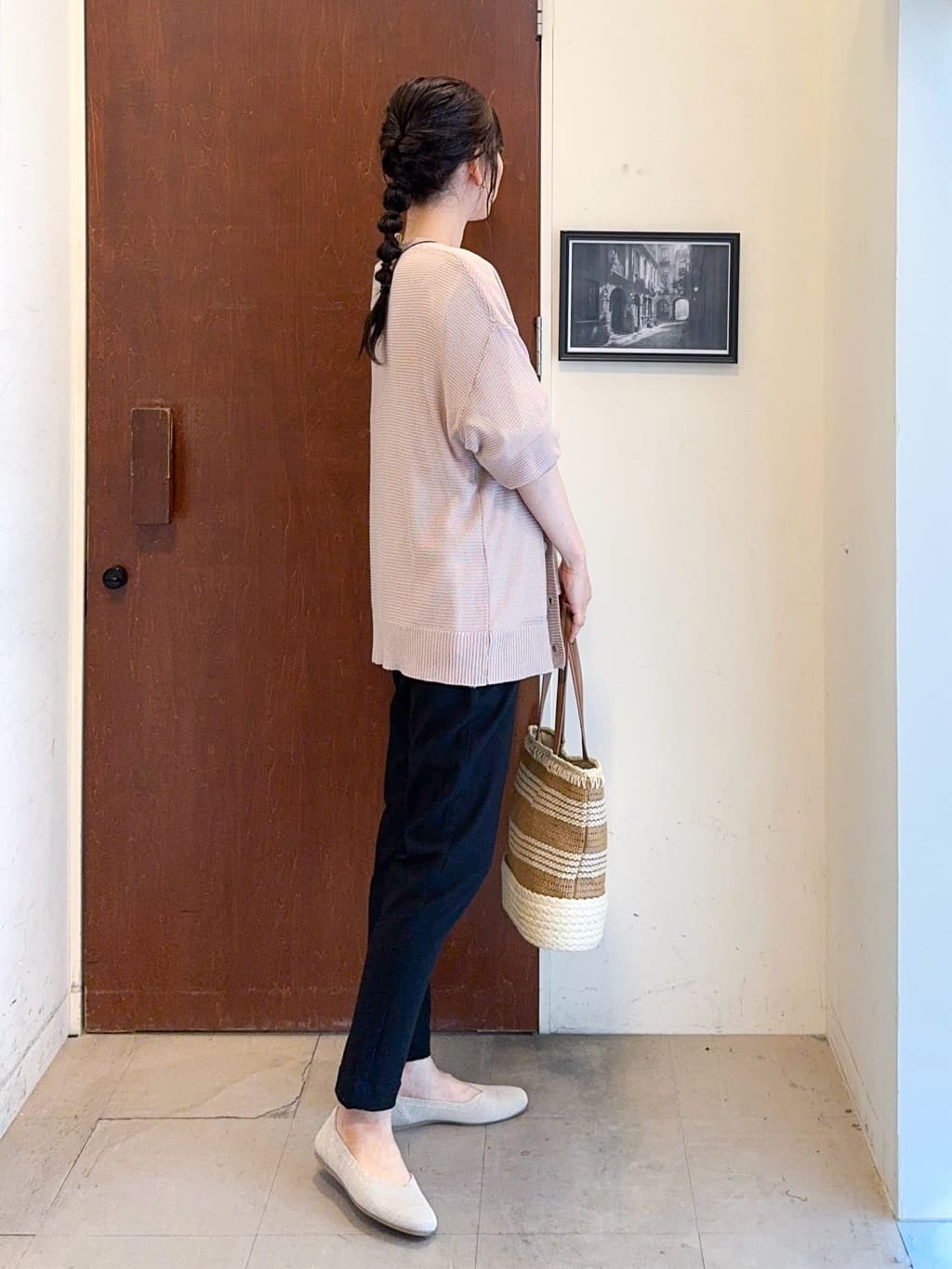 𝐇𝐢𝐫𝐨𝐦𝐢さんの「SHOO･LA･RUE｜【SS-3L/無理せずスリム】 ぐんぐん伸びる イージーテーパードパンツ」を使ったコーディネート