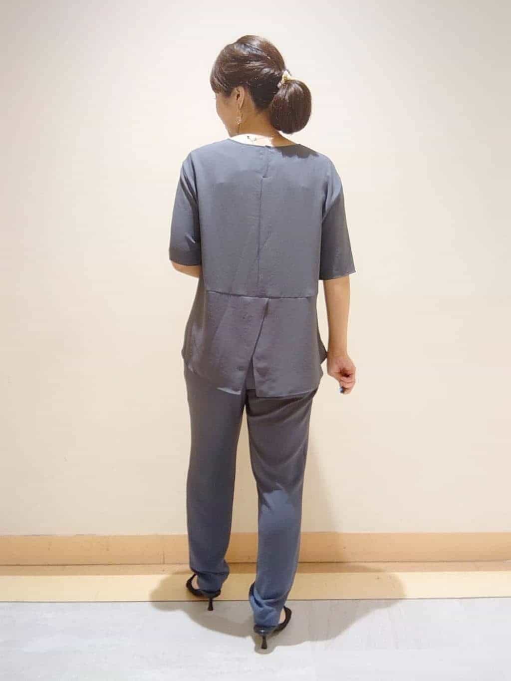 TOMOMIさんの「INDIVI｜【セレモニーにおすすめ！】パール調トップネックレス」を使ったコーディネート