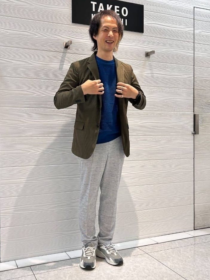 井出恭輔さんの「TAKEO KIKUCHI｜【尾州織】リネンブレンド メッシュパンツ」を使ったコーディネート