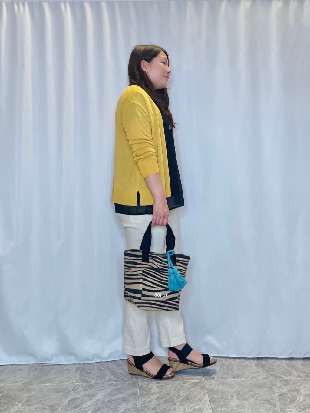 Ayaさんの「SHOO･LA･RUE｜【SS-3L/無理せずスリム】 ぐんぐん伸びる イージーテーパードパンツ」を使ったコーディネート
