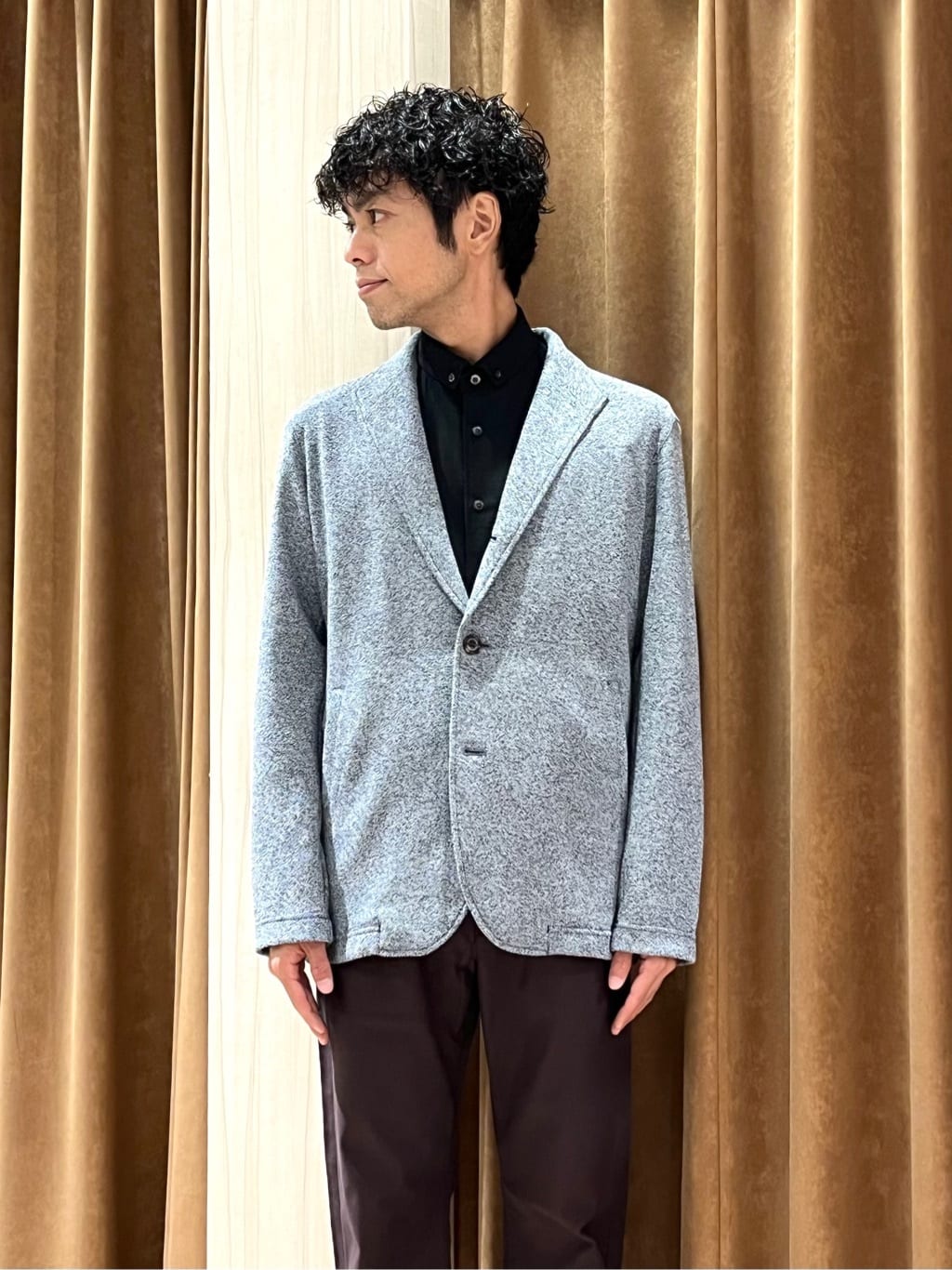 URAさんの「TAKEO KIKUCHI｜【Made in JAPAN】播州織 ストレッチ パンツ」を使ったコーディネート